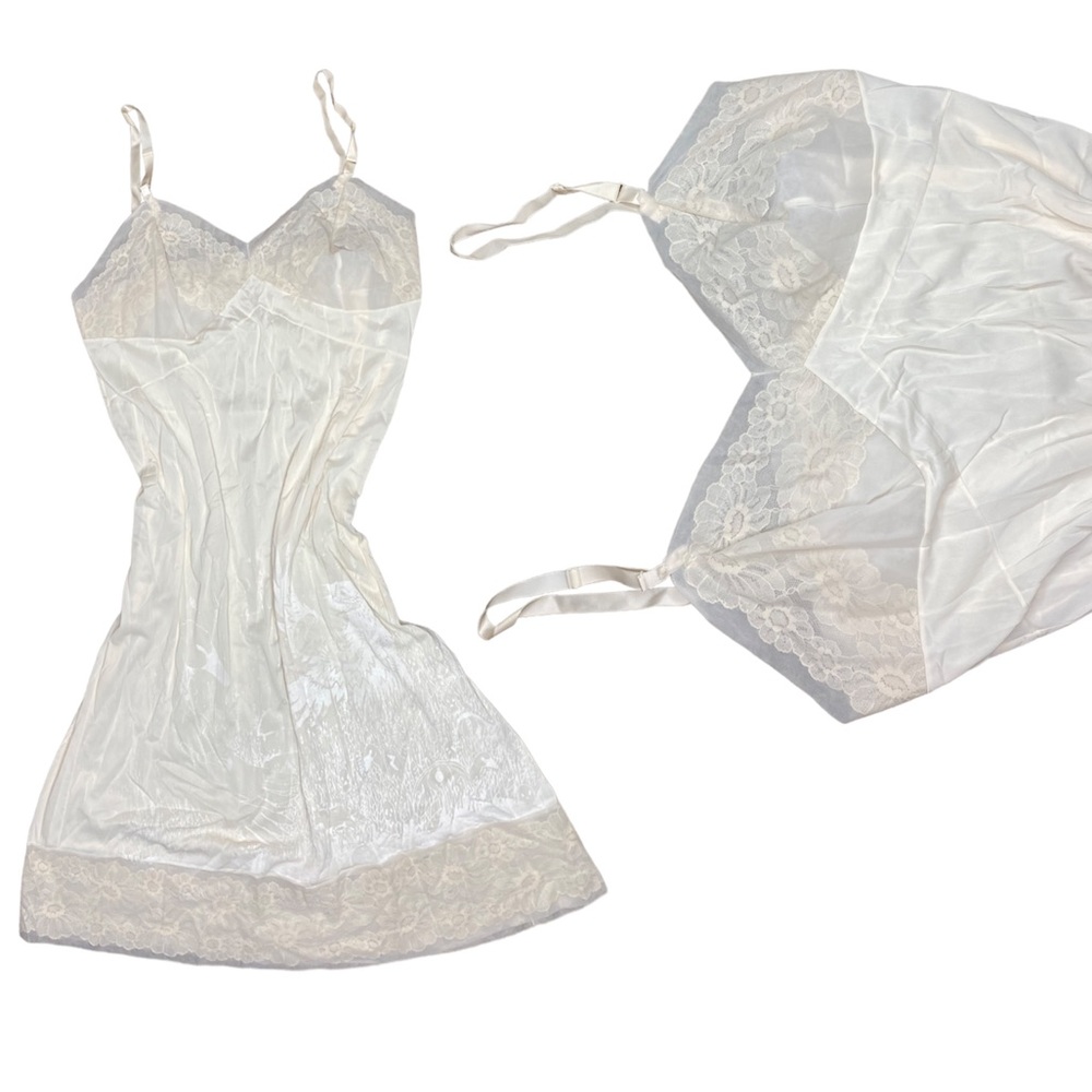 rare vintage slip w/ incredible detail